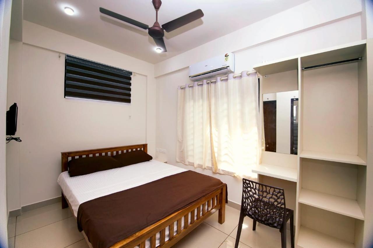 Uthram Residency Villa Kochi Buitenkant foto
