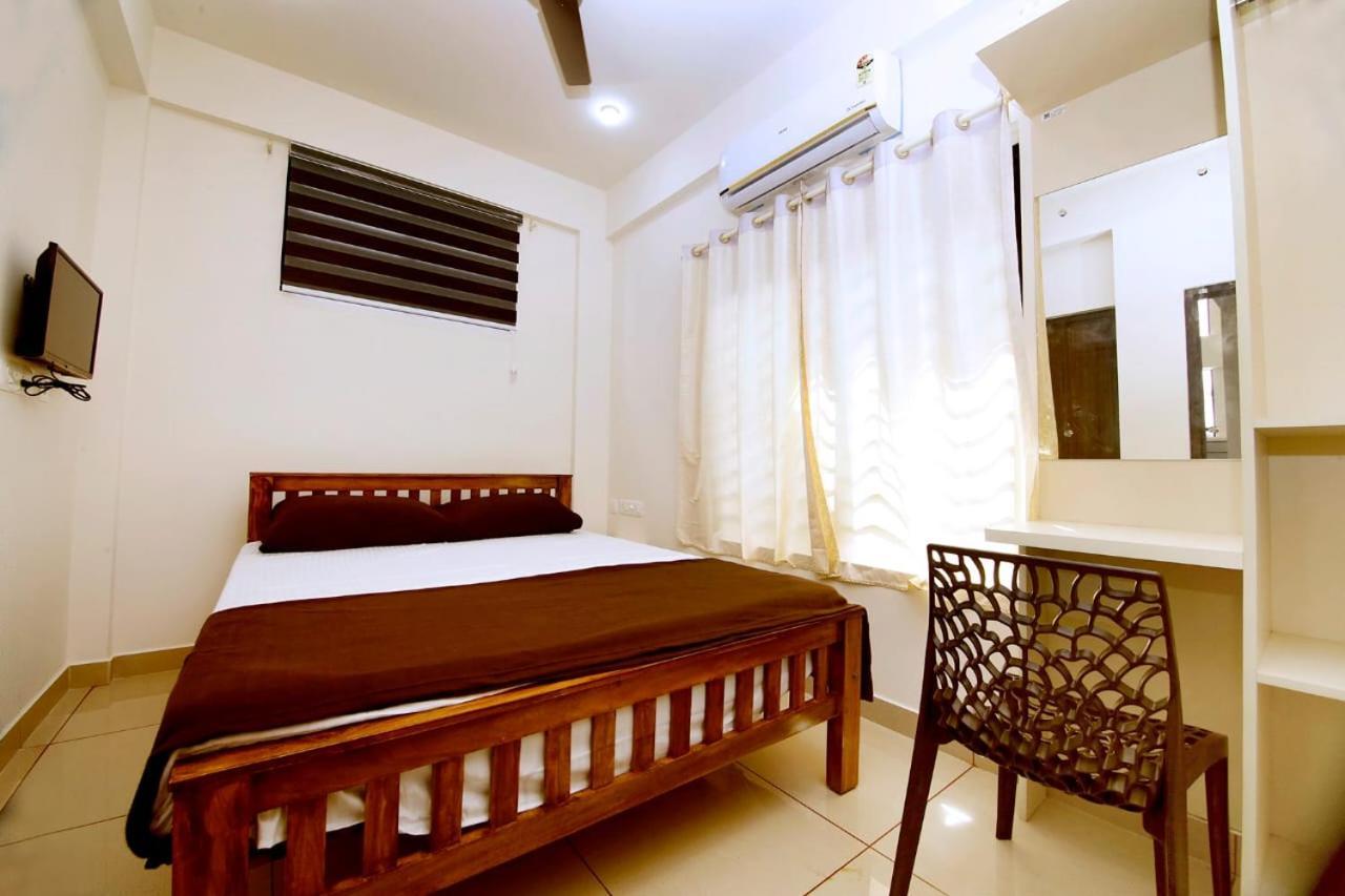 Uthram Residency Villa Kochi Buitenkant foto