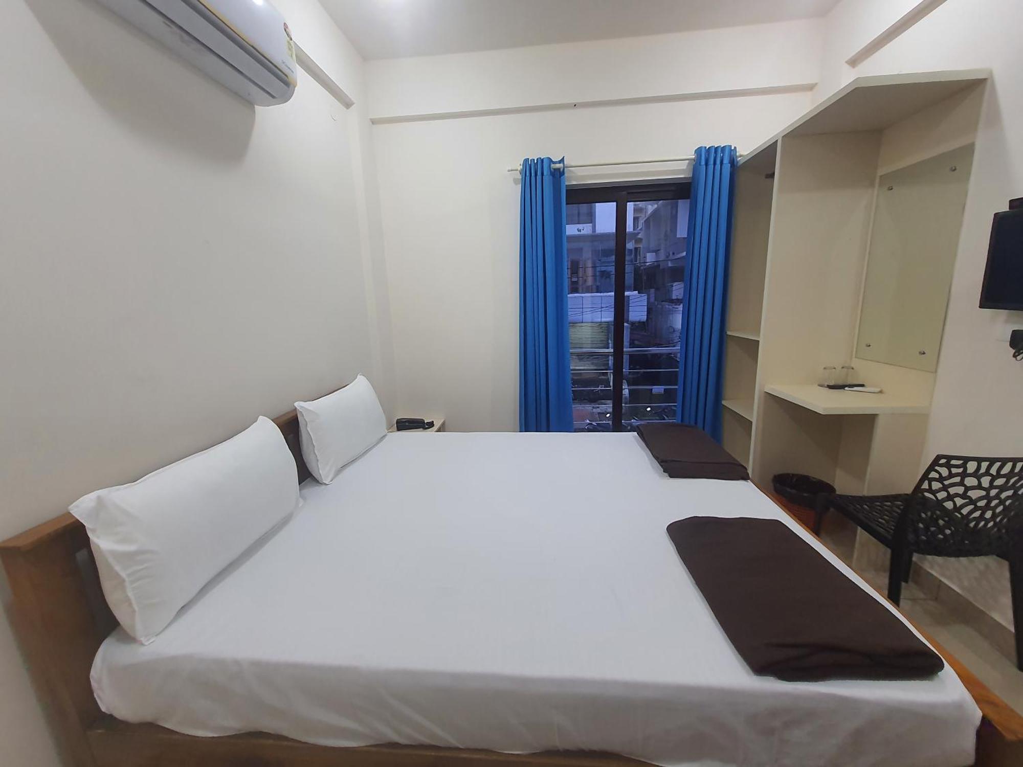 Uthram Residency Villa Kochi Buitenkant foto