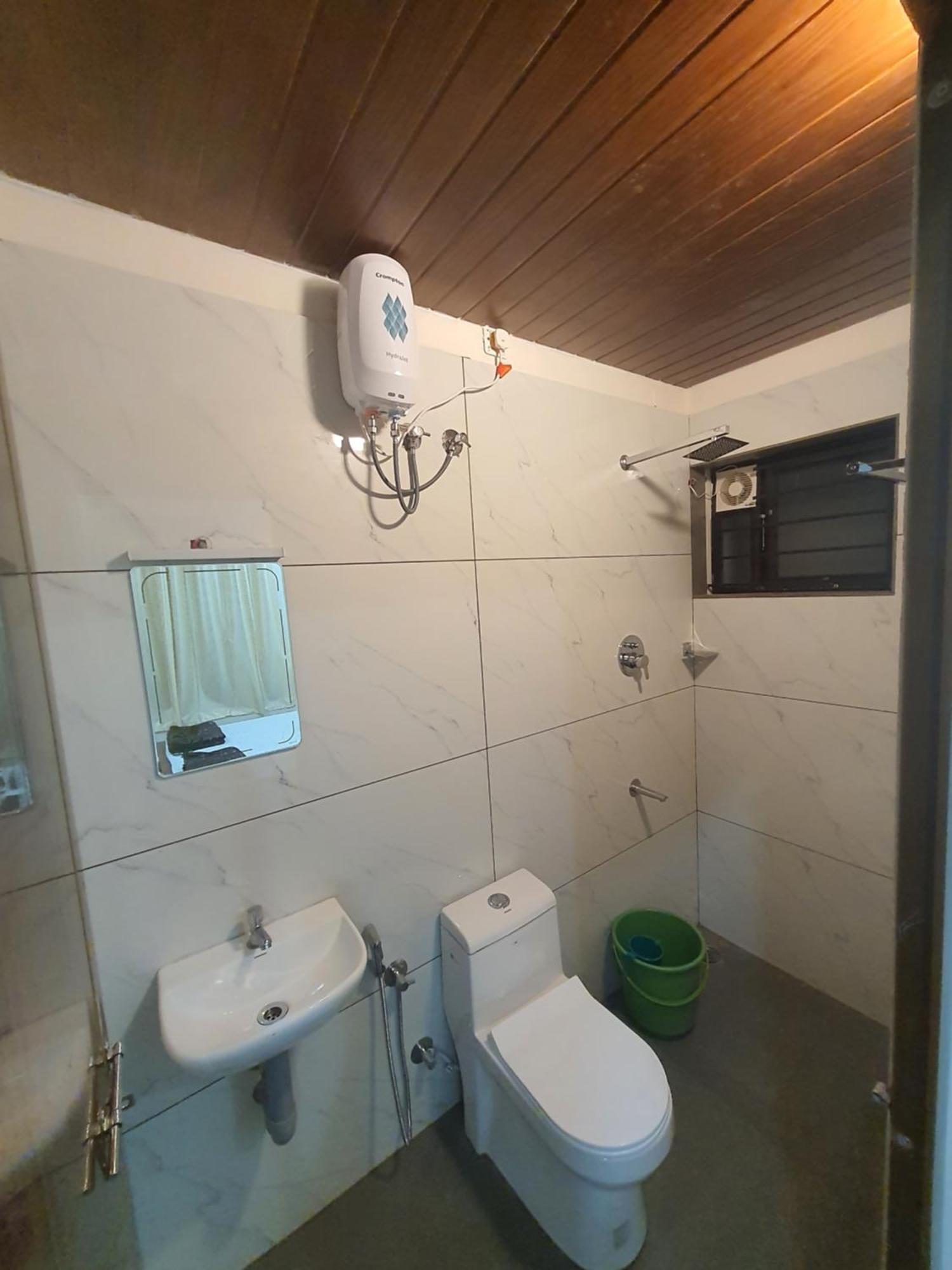 Uthram Residency Villa Kochi Buitenkant foto